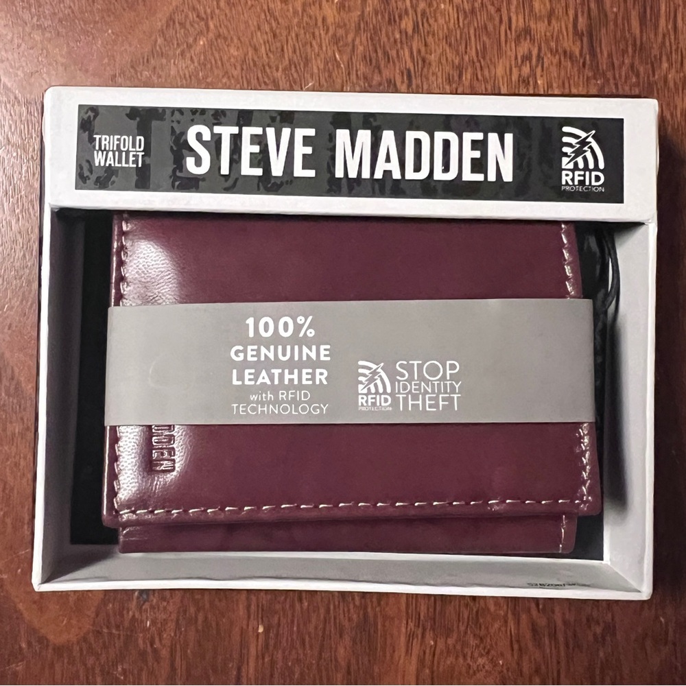 NWT Steve Madden Brown Burgundy Trifold Wallet